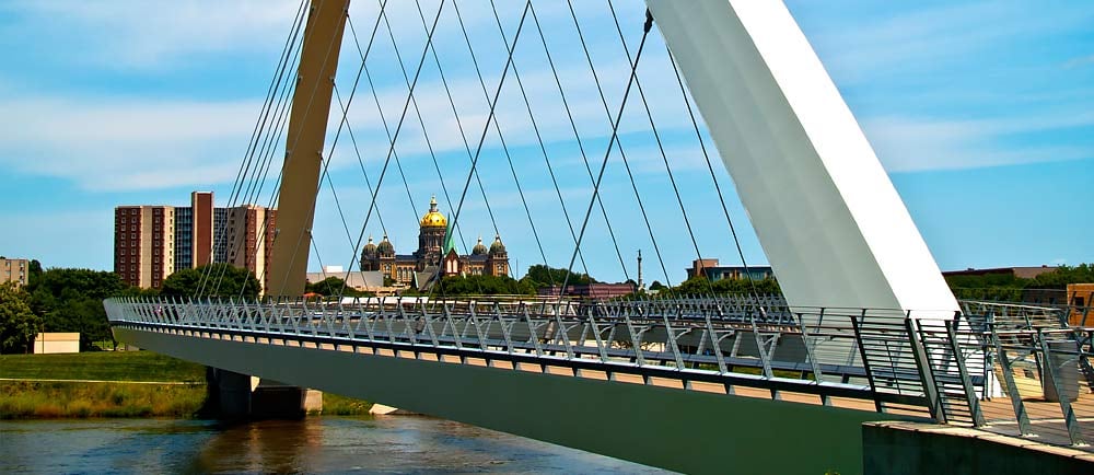 Iowa-Women-of-Achievement-Bridge-in-Des-Moines-Iowa-1