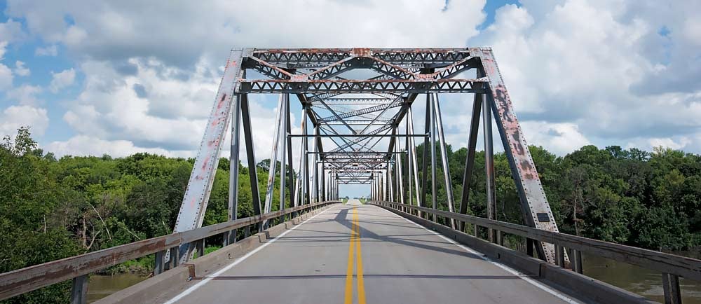 Old-Steel-Girder-Bridge-in-North-Dakota-1